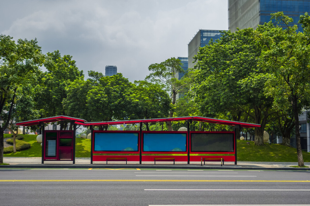打造生態(tài)文明公交候車亭清潔能源提升可循環(huán)性